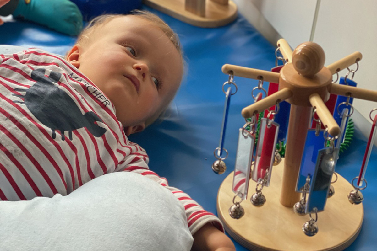 10 idées d'activités sensorielles à faire avec bébé - Blog Hop'Toys